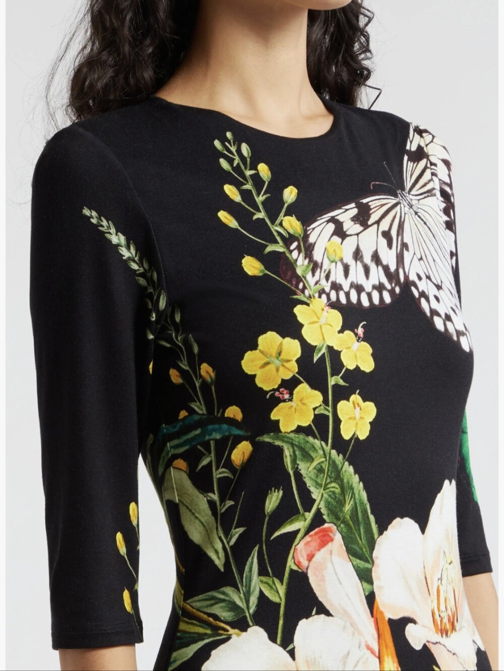 Alice Olivia Delora Floral Crewneck Midi Dress in the "Essential Floral" print. - Picture 14 of 15